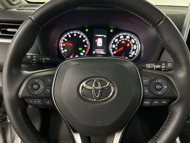 Used 2021 Toyota RAV4 XLE Premium AWD/4WD image 11