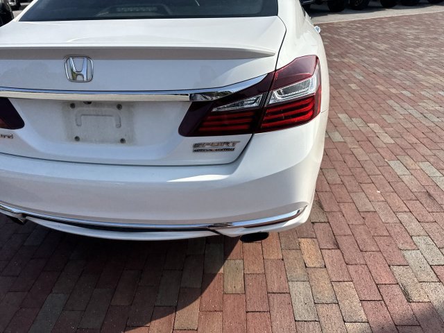Used 2017 Honda Accord Sport Special Edition image 12