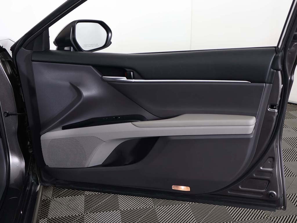 Used 2018 Toyota Camry SE image 20