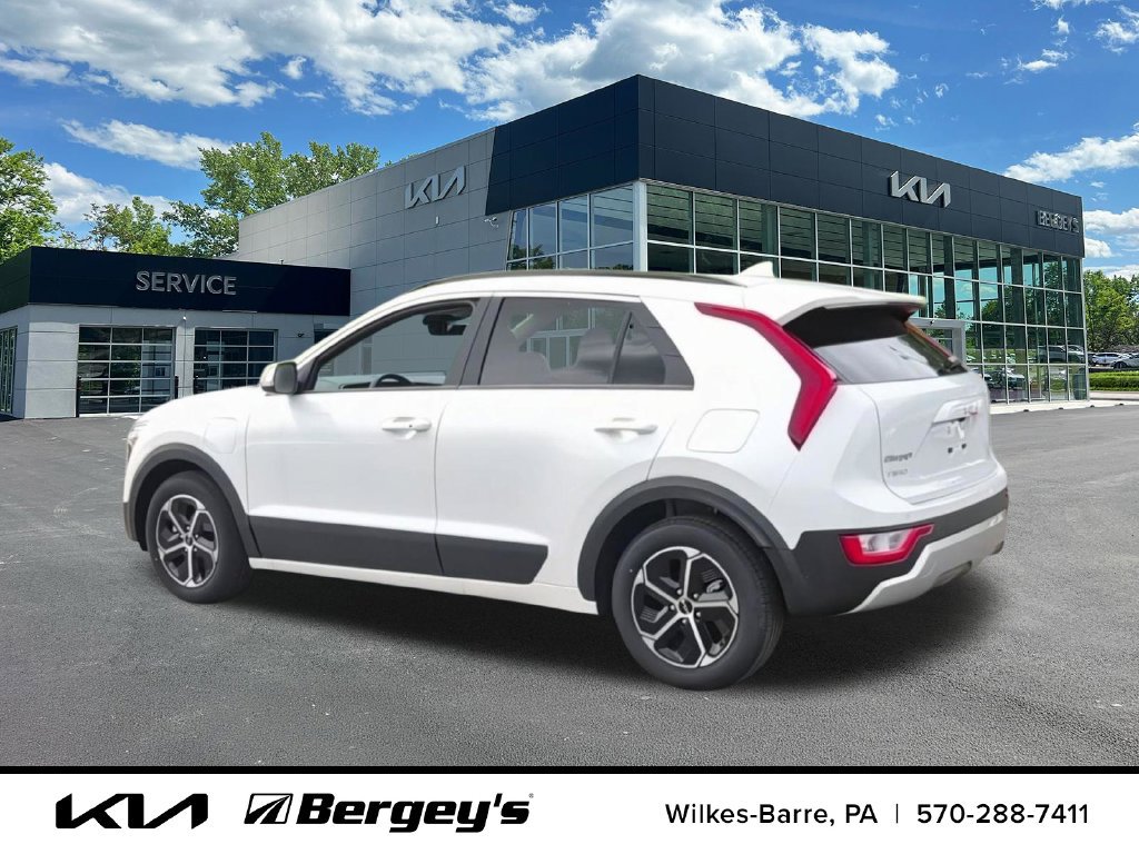 Certified 2025 Kia Niro EX w/ EX Cold Weather Package FWD image 8