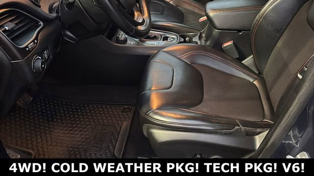 Used 2019 Jeep Cherokee Trailhawk w/ Cold Weather Group image 25