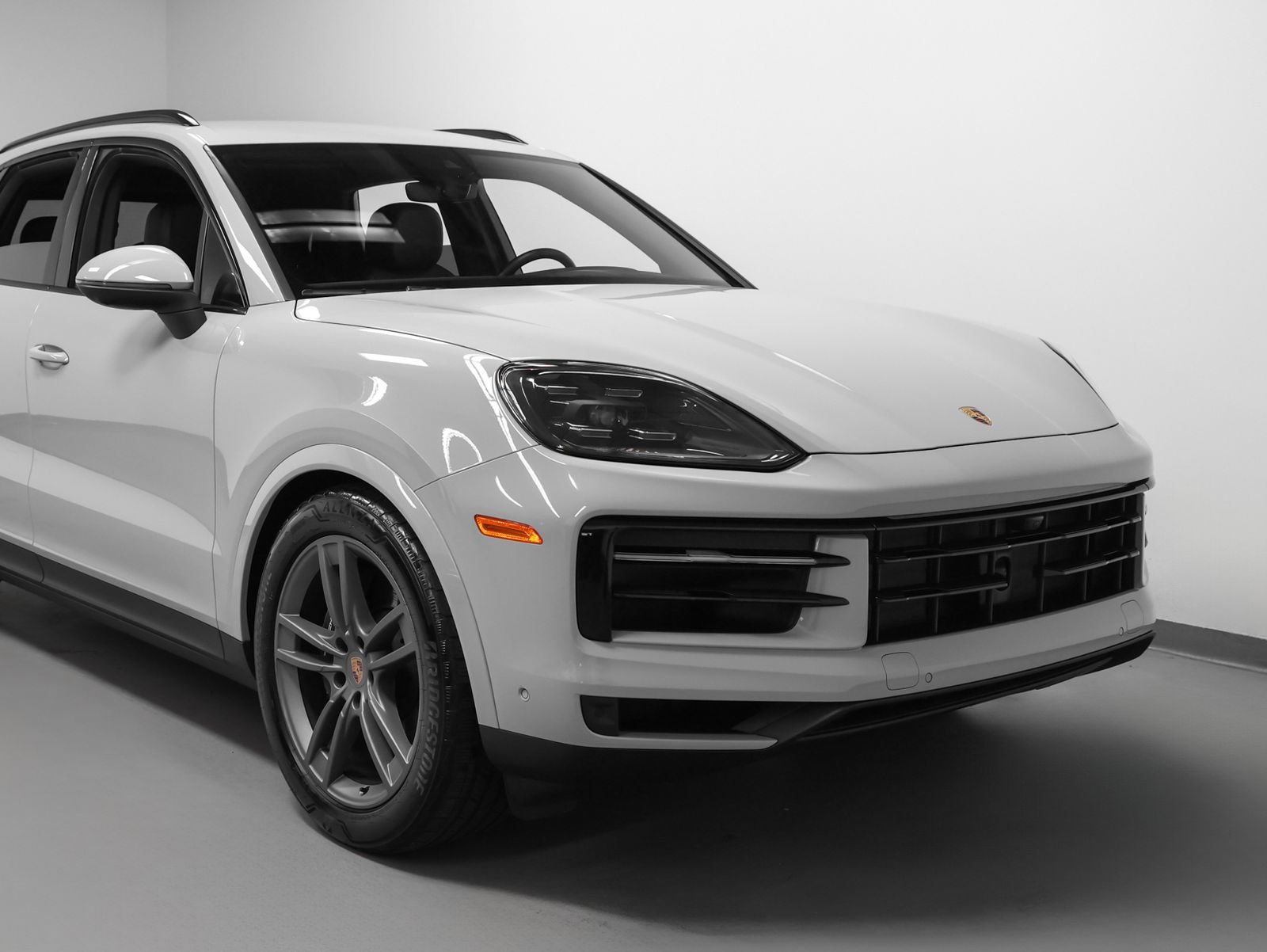 Certified 2025 Porsche Cayenne AWD/4WD image 9