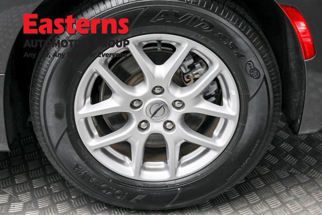 Used 2023 Chrysler Pacifica Touring-L image 8