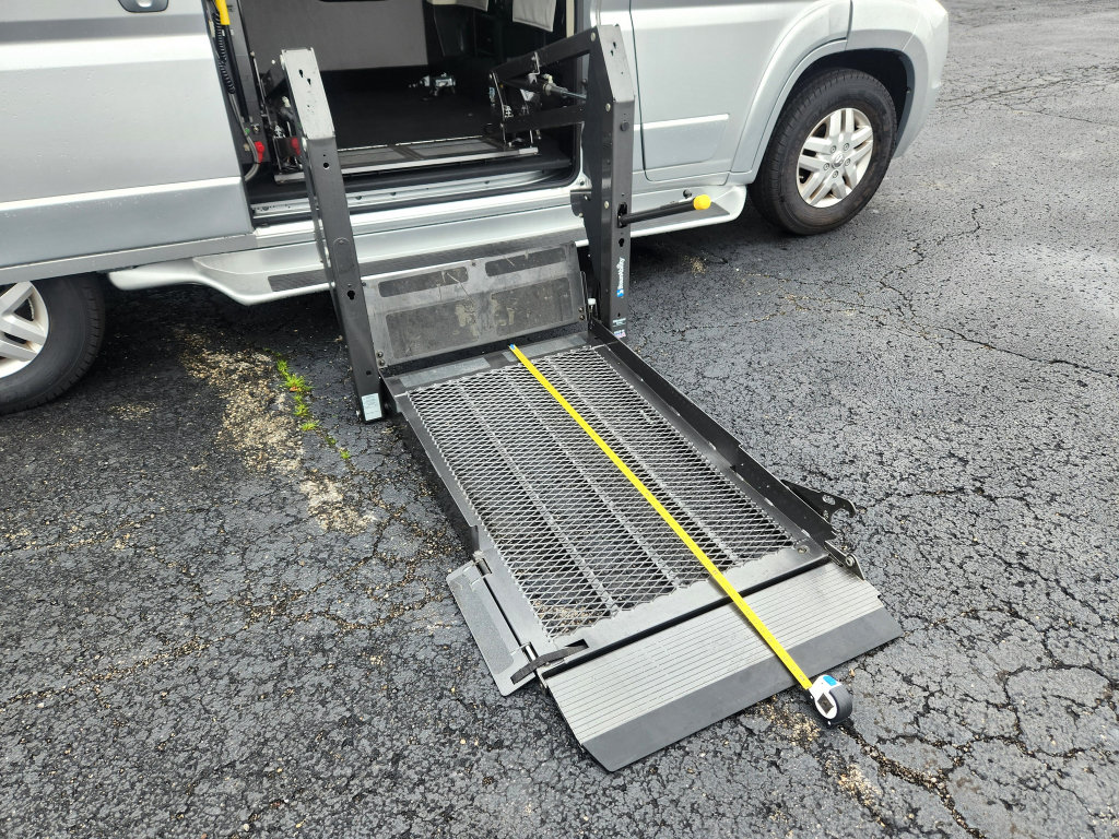 Used 2017 RAM ProMaster 1500 w/ Premium Appearance Group FWD image 19