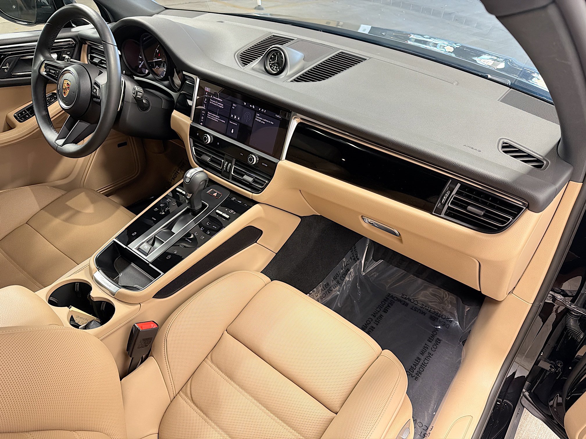 Certified 2026 Porsche Macan image 15