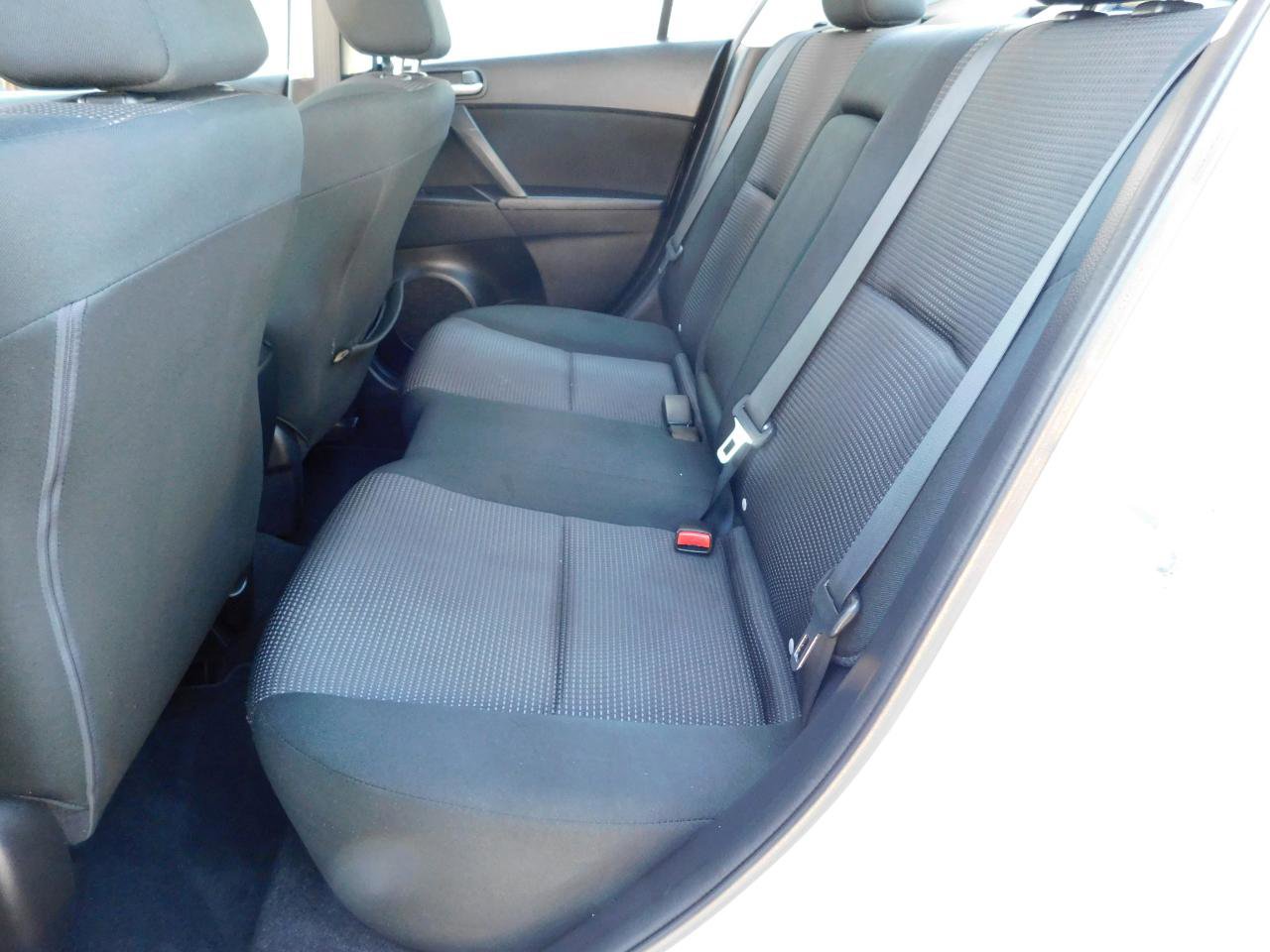 Used 2012 MAZDA MAZDA3 i Touring image 16