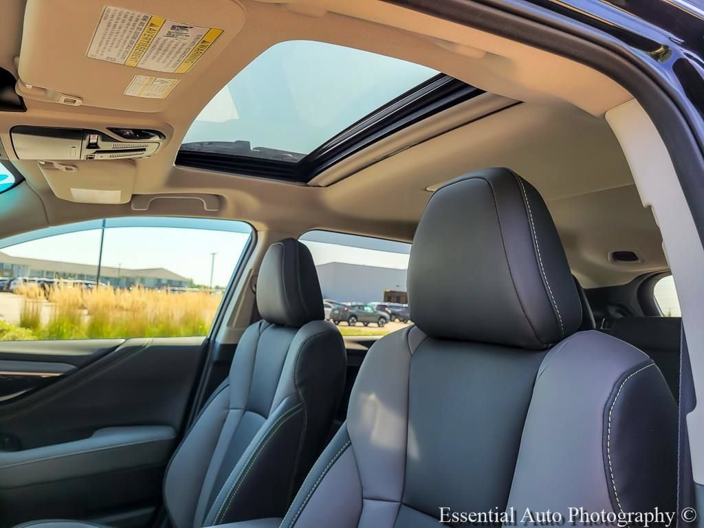 Certified 2025 Subaru Outback Onyx Edition AWD/4WD image 10