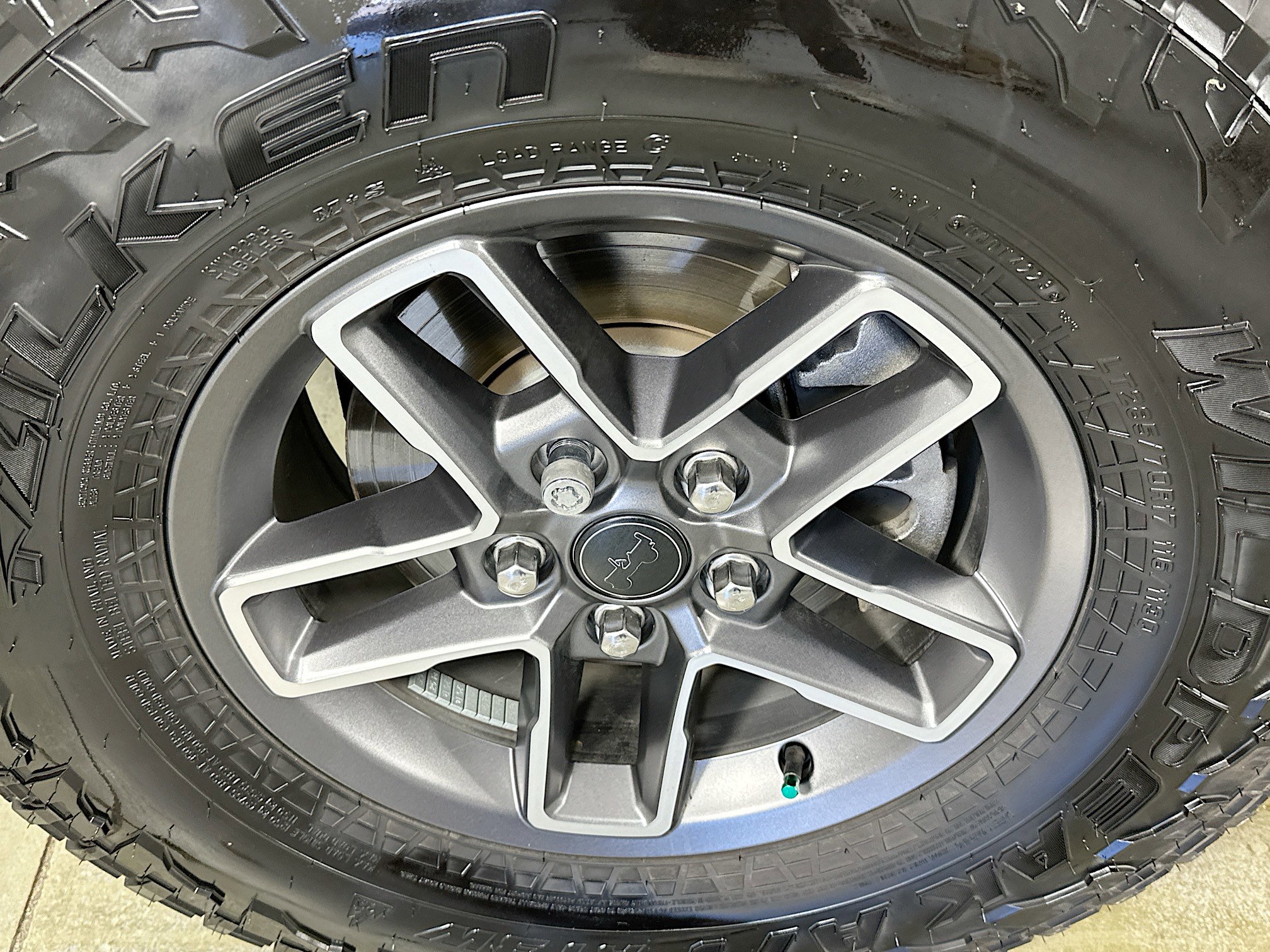 Used 2024 Jeep Gladiator Mojave w/ Convenience Group image 28