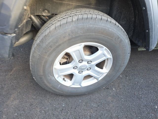 Used 2023 Jeep Wrangler Sport S image 5