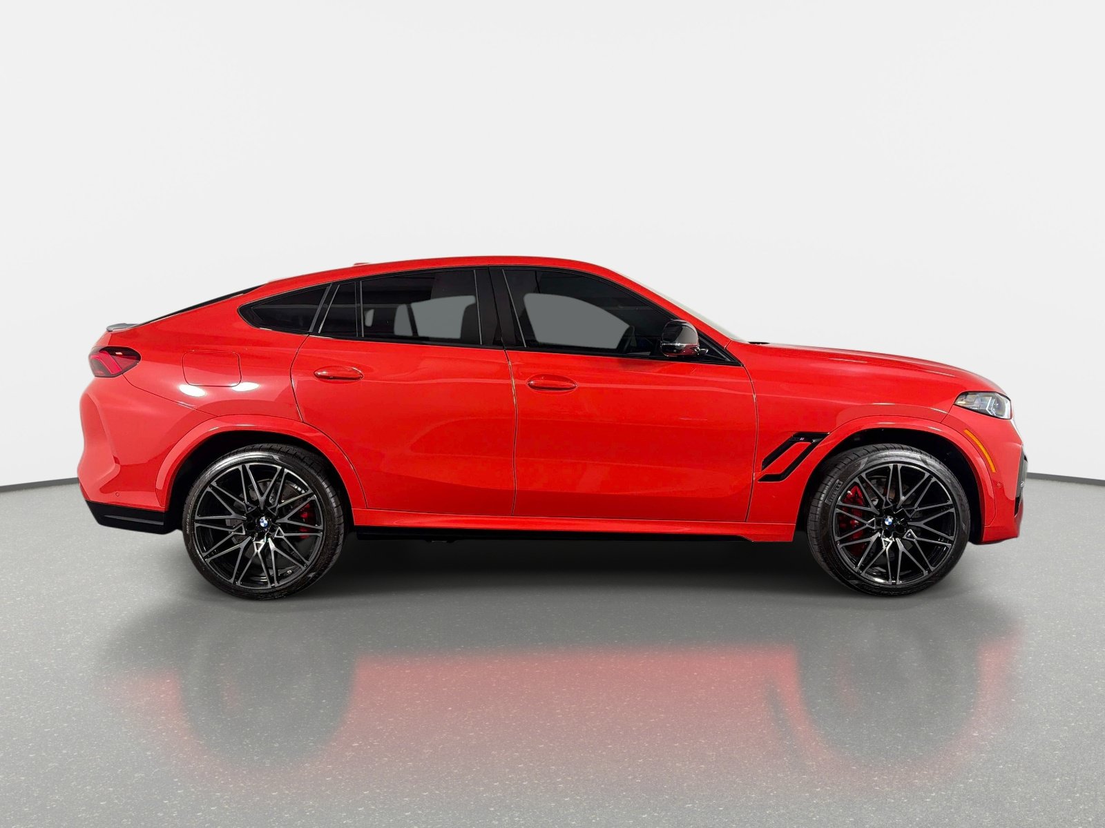 Used 2025 BMW X6 M Competition w/ Executive Package AWD/4WD image 2