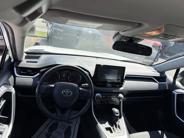Used 2021 Toyota RAV4 XLE AWD/4WD image 14