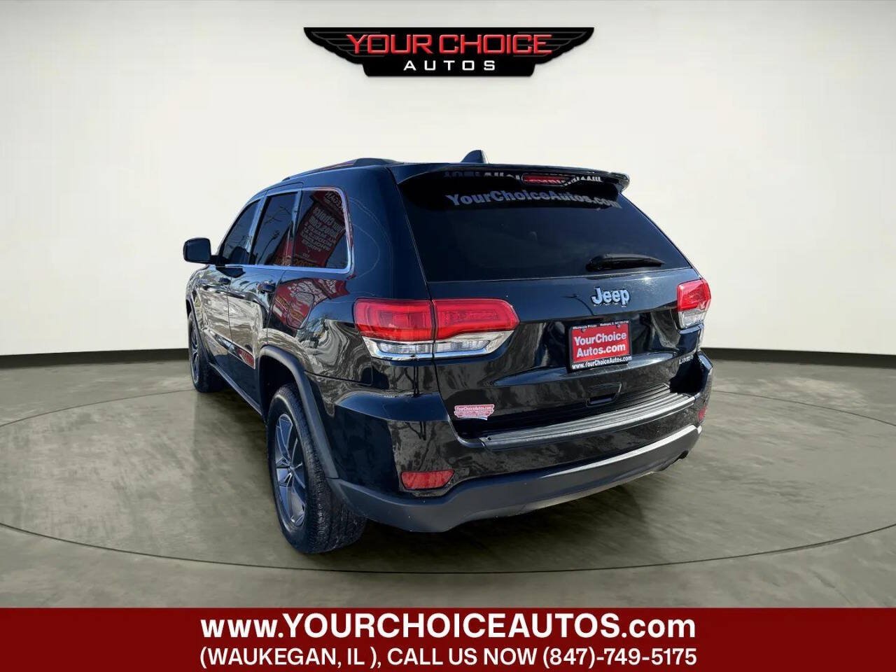 Used 2018 Jeep Grand Cherokee Laredo RWD image 3