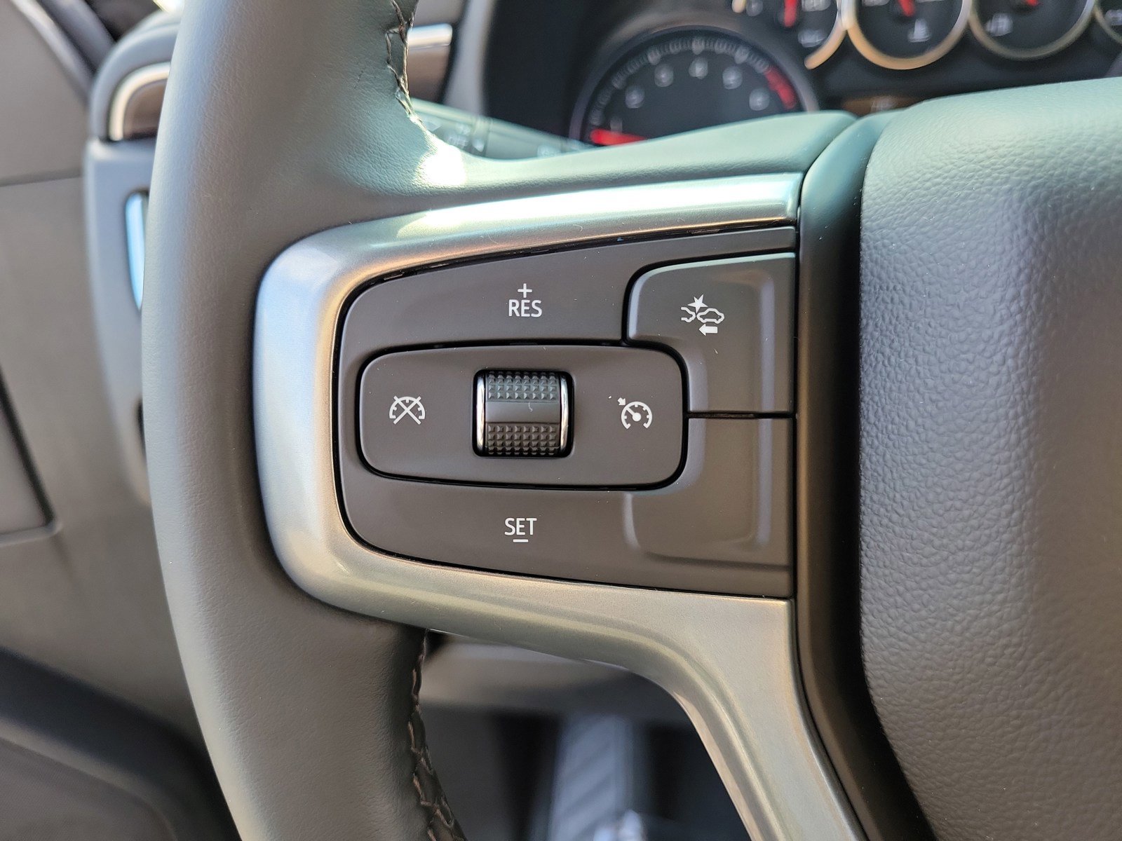 Used 2024 Chevrolet Tahoe LS RWD image 18