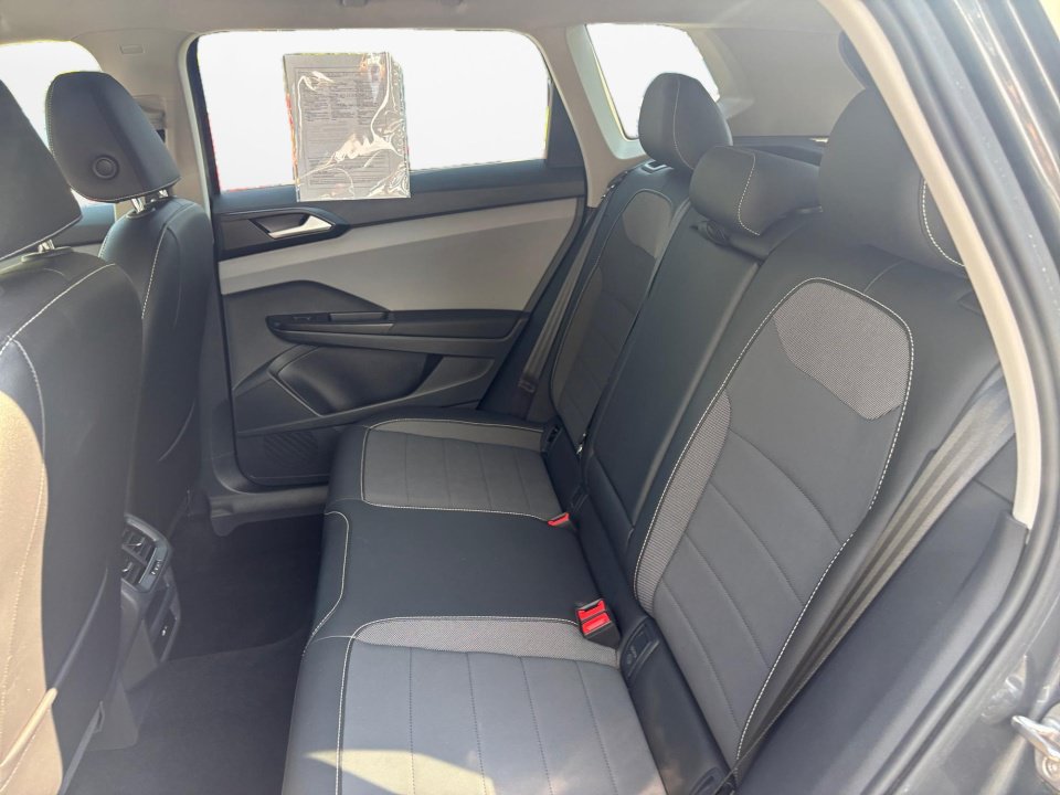 Certified 2023 Volkswagen Taos SE FWD image 13