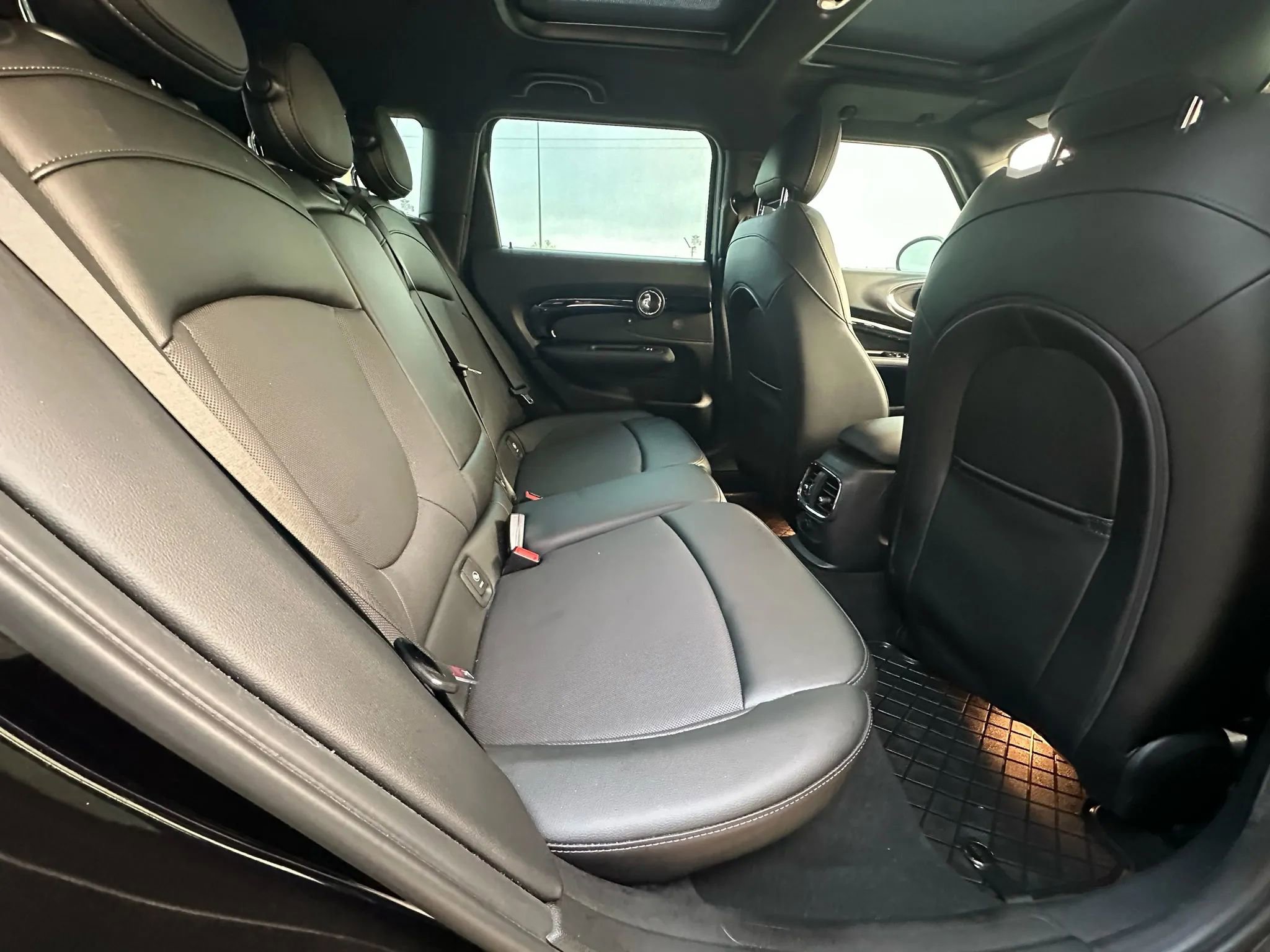 Used 2018 MINI Cooper Clubman S image 16