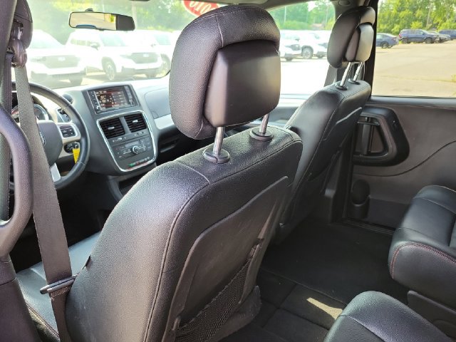 Used 2016 Dodge Grand Caravan R/T FWD image 21
