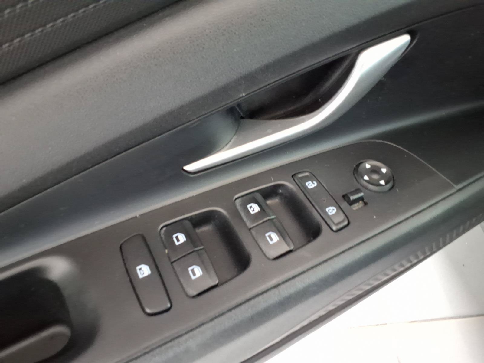 Certified 2023 Hyundai Elantra SEL w/ Preferred Accessory Package FWD image 21