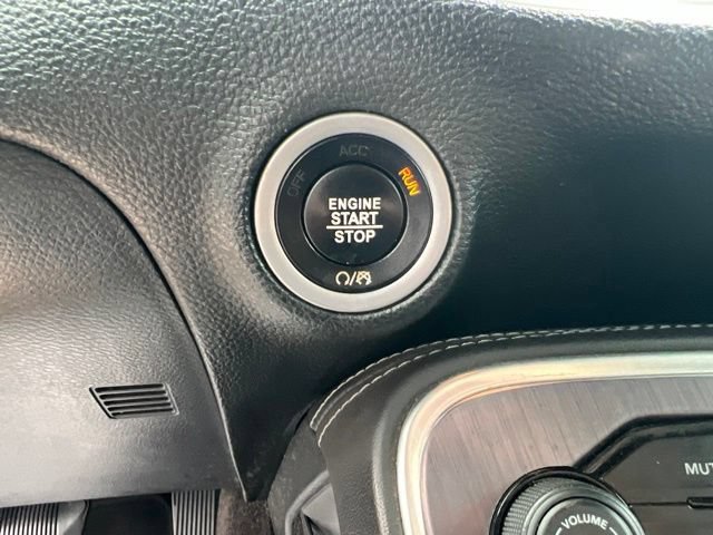 Used 2018 Dodge Challenger R/T w/ Driver Convenience Group RWD image 20