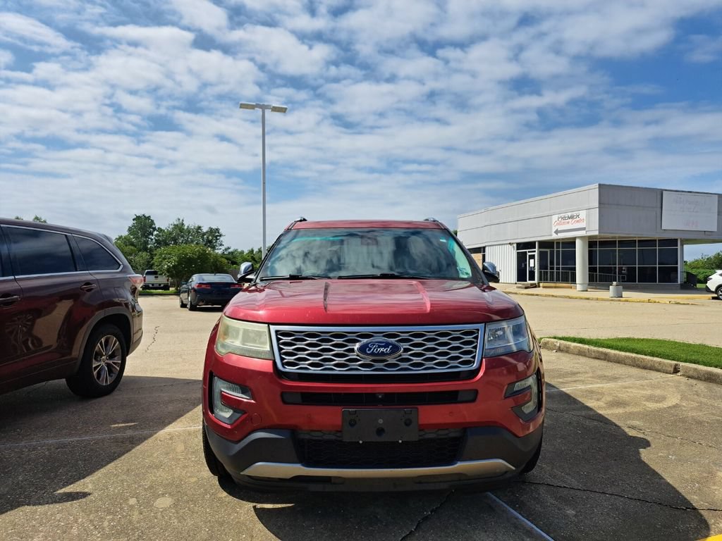 Used 2017 Ford Explorer Platinum AWD/4WD image 2