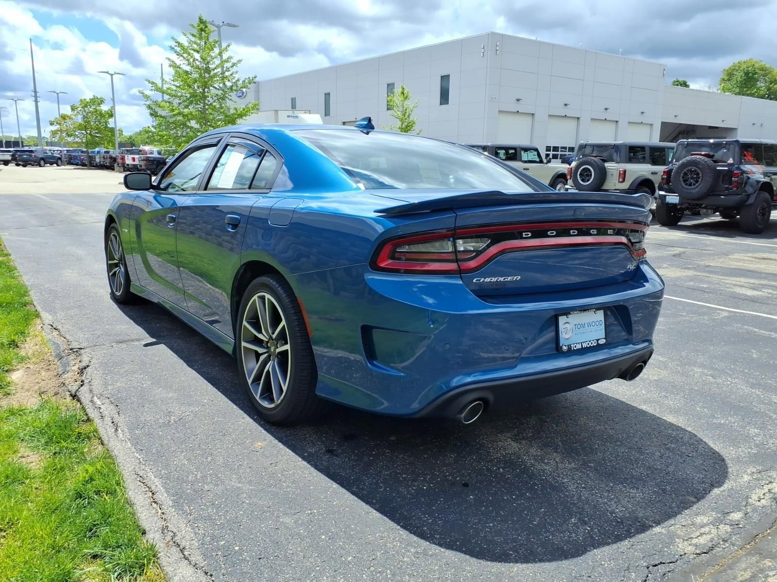 Used 2020 Dodge Charger R/T w/ Plus Group RWD image 8