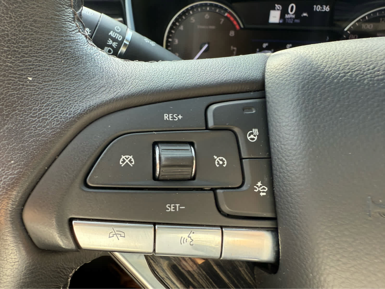 Used 2025 Cadillac XT6 Premium Luxury image 21