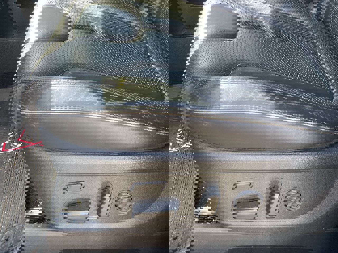 Used 2022 Hyundai Palisade Calligraphy w/ Winter Package image 9