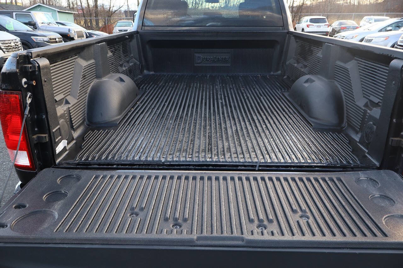 Used 2018 RAM 3500 Tradesman w/ Chrome Appearance Group image 5