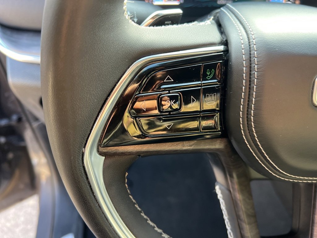 Used 2023 Jeep Grand Cherokee Overland image 15