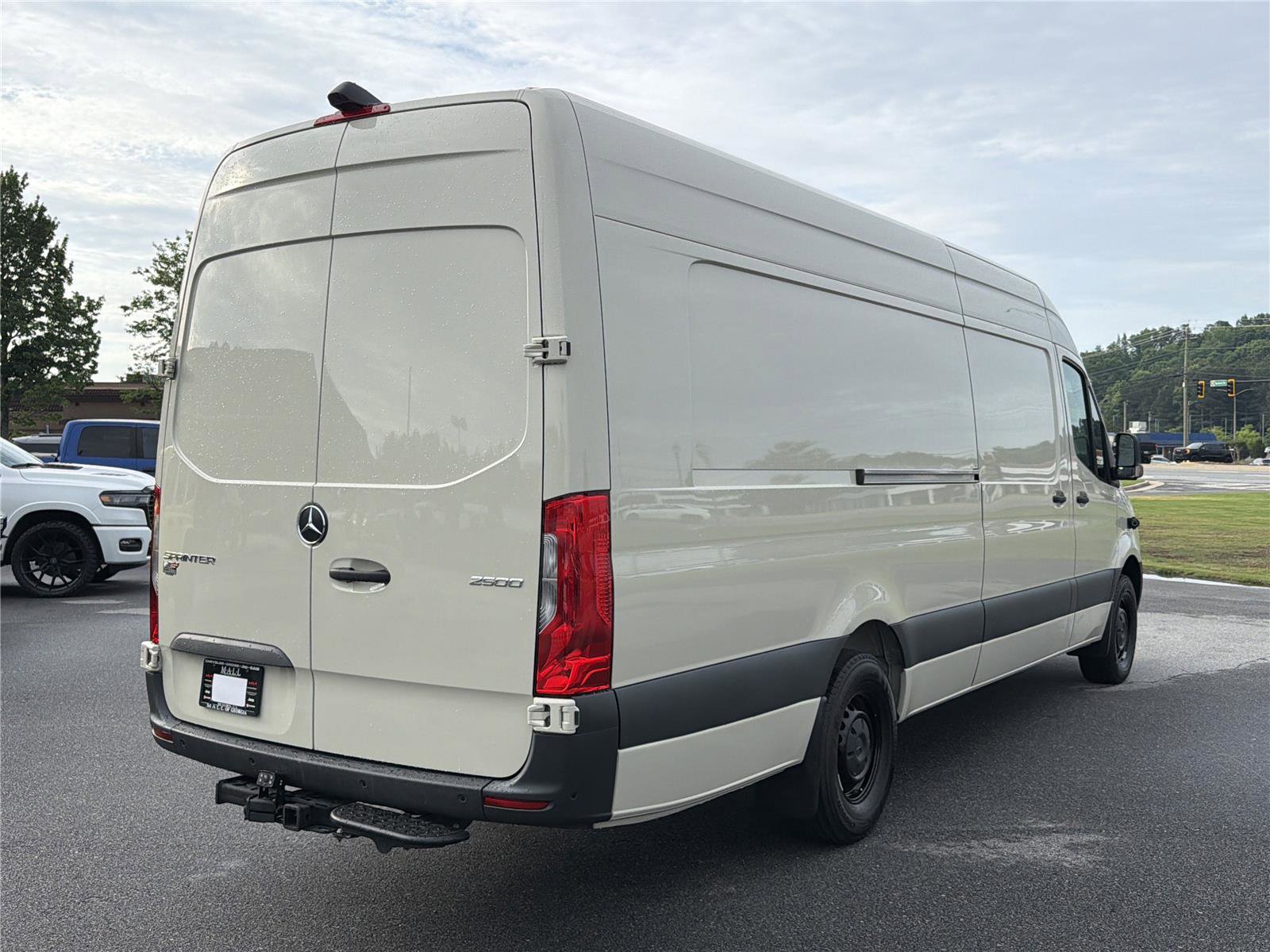 Used 2024 Mercedes-Benz Sprinter 2500 image 5