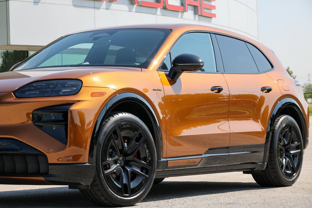 New 2026 Porsche Cayenne Turbo AWD/4WD image 10