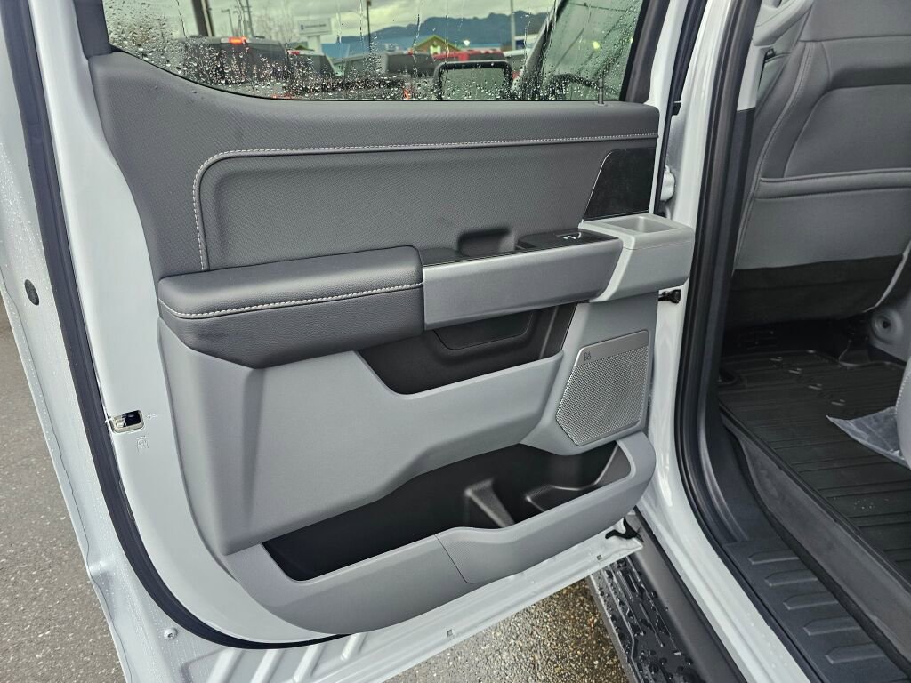 New 2025 Ford F150 Lightning Flash image 8