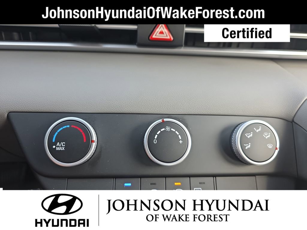 Certified 2025 Hyundai Elantra SE image 28