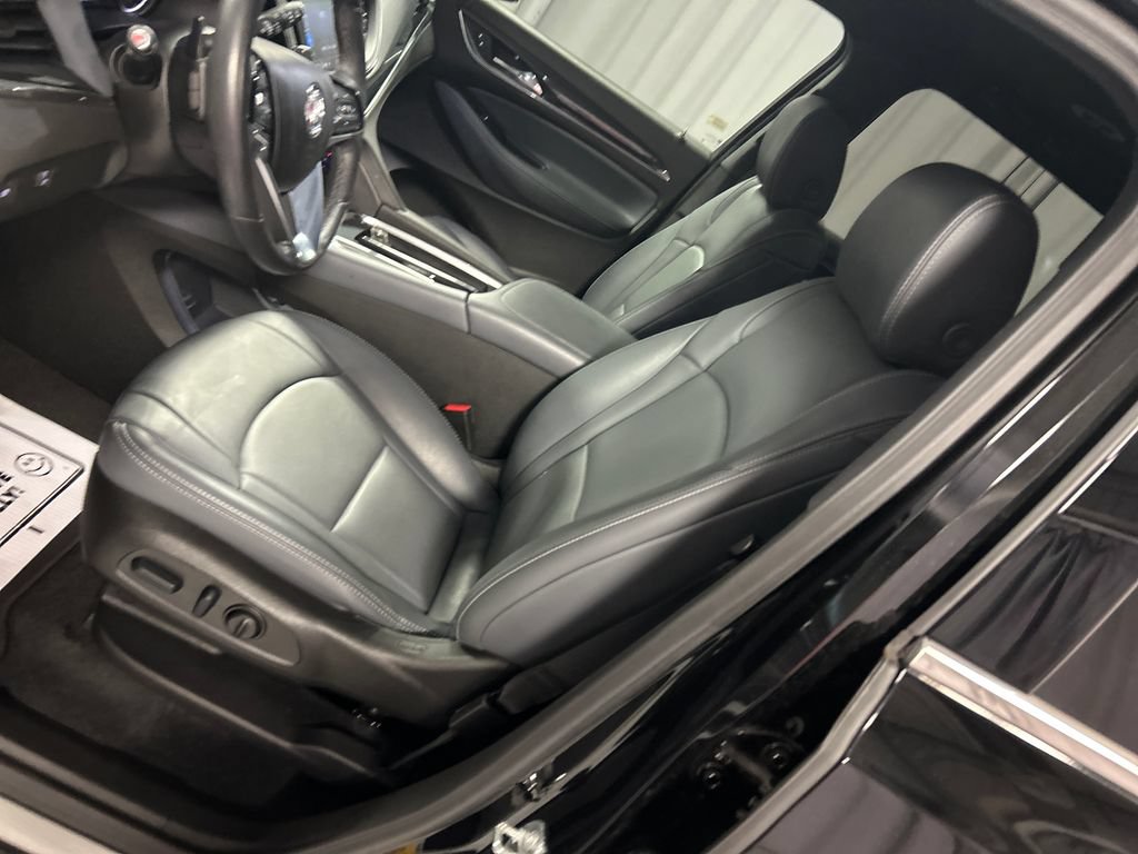 Used 2024 Buick Enclave Essence w/ Technology Package FWD image 12