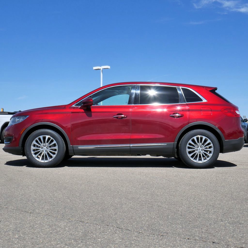 Used 2018 Lincoln MKX Select w/ Select Plus Package AWD/4WD image 3