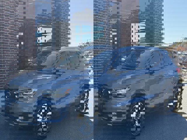 Used 2020 Volvo XC40 T5 Momentum w/ Protection Package Premier