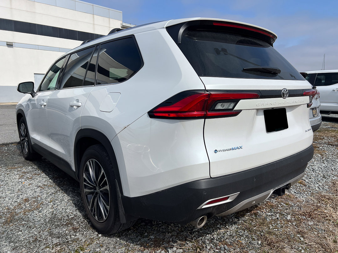 Used 2024 Toyota Grand Highlander AWD Hybrid image 2