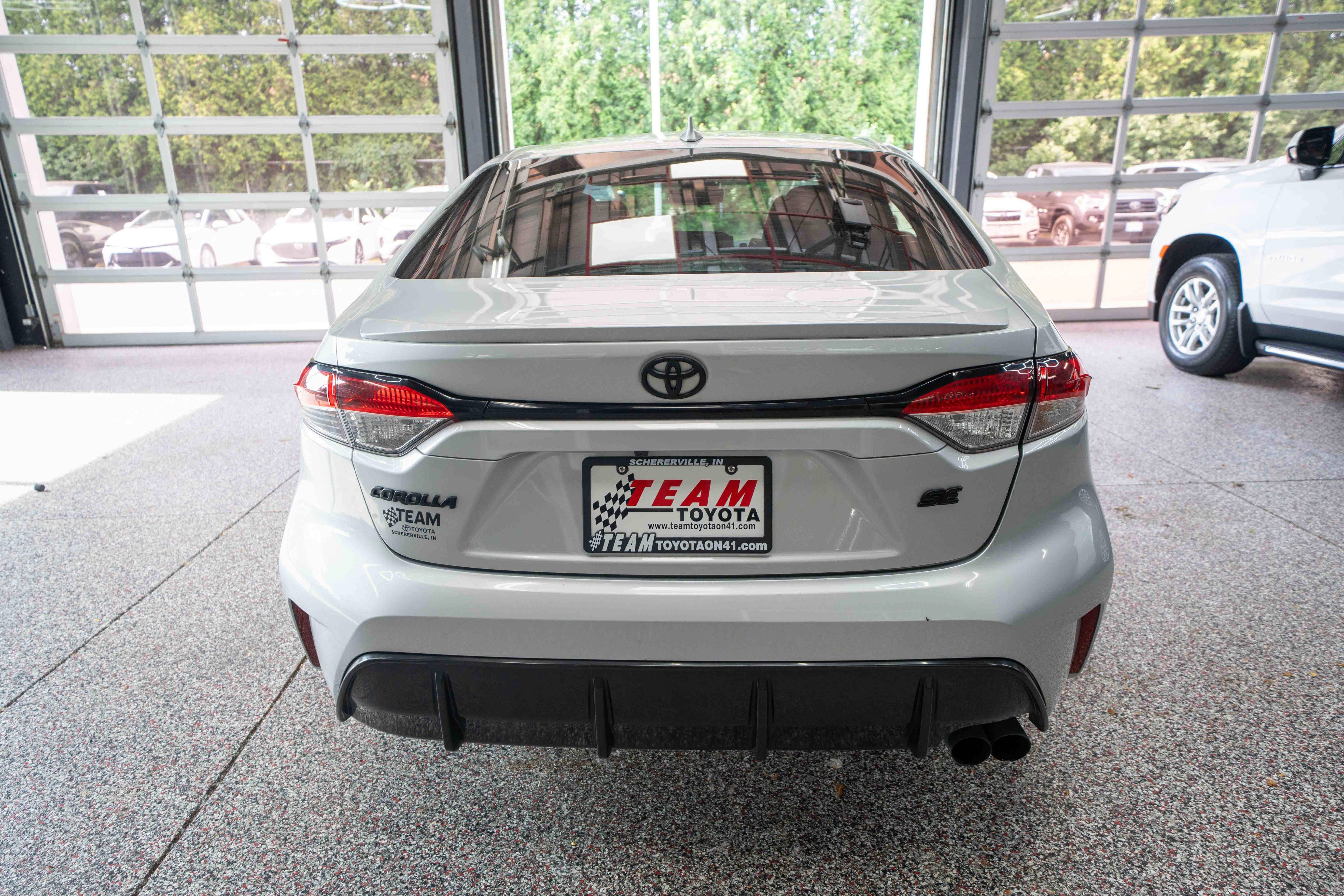 Used 2024 Toyota Corolla SE FWD image 3