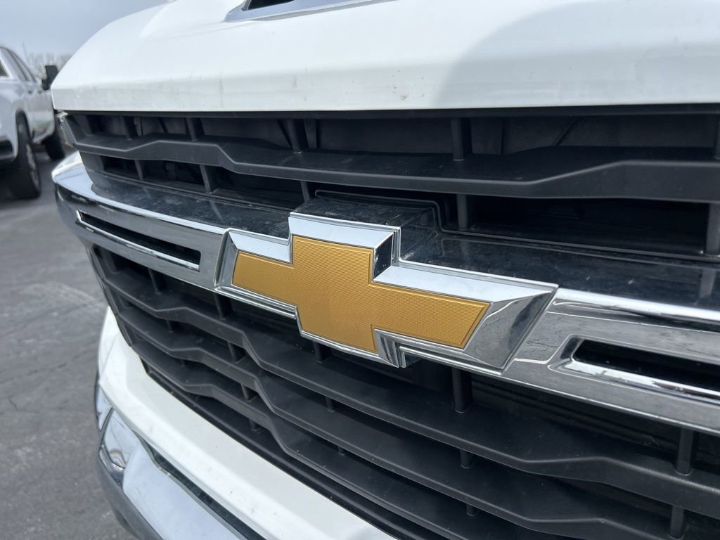 Used 2025 Chevrolet Silverado 2500 LT w/ Convenience Package image 10