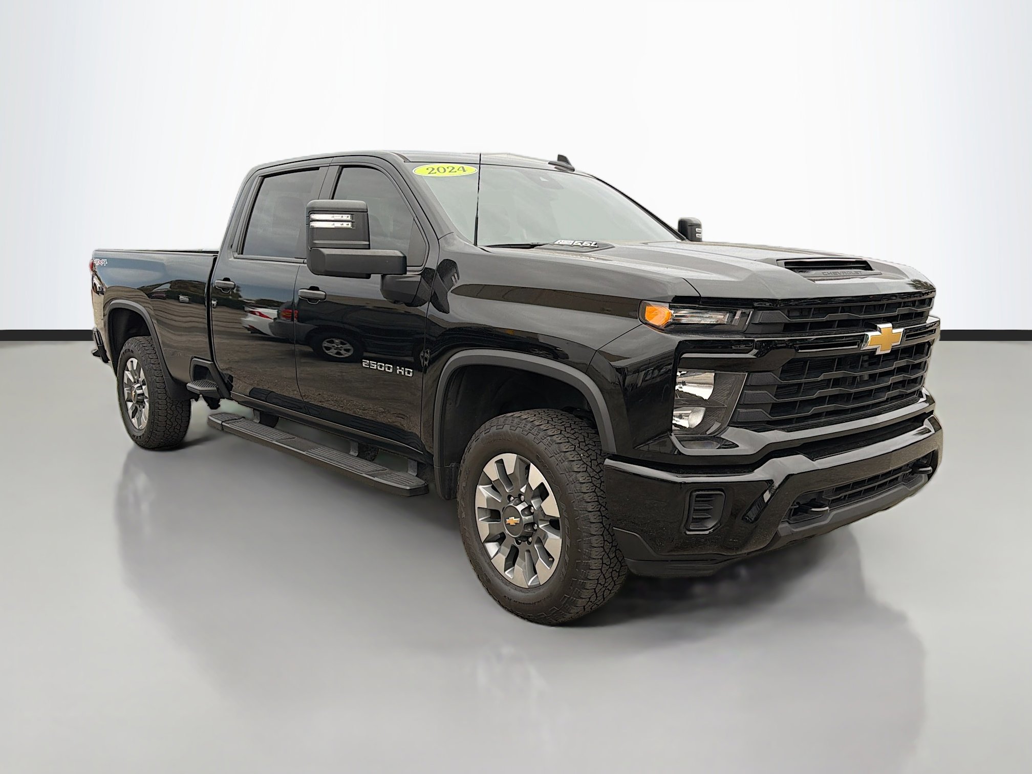 Used 2024 Chevrolet Silverado 2500 Custom w/ Custom Value Package image 1