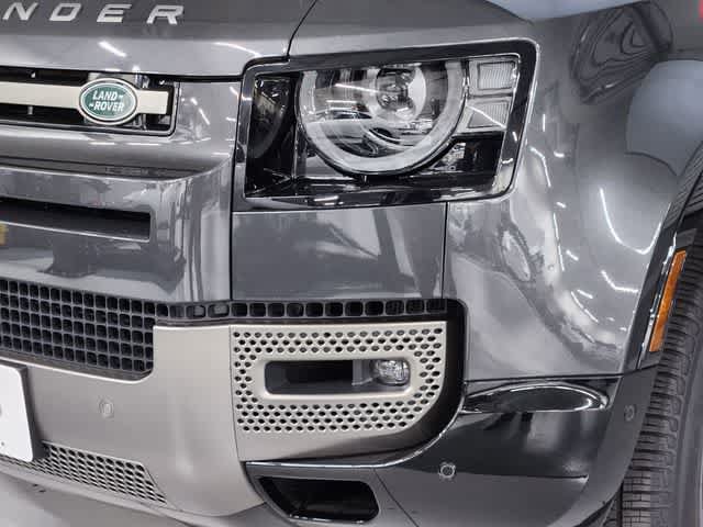Used 2025 Land Rover Defender 130 X-Dynamic SE AWD/4WD image 18