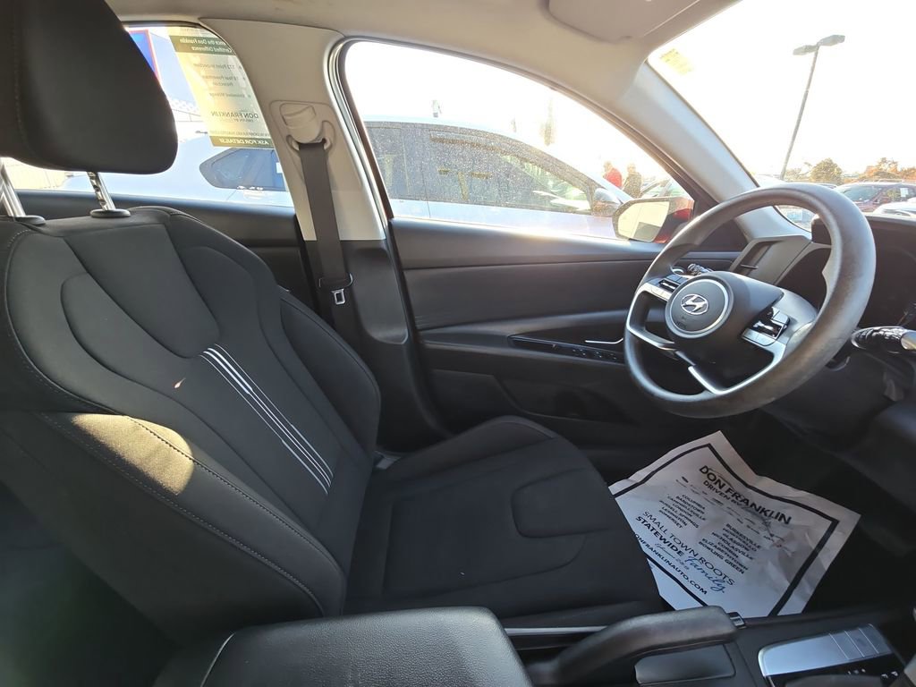 Used 2023 Hyundai Elantra SEL image 10
