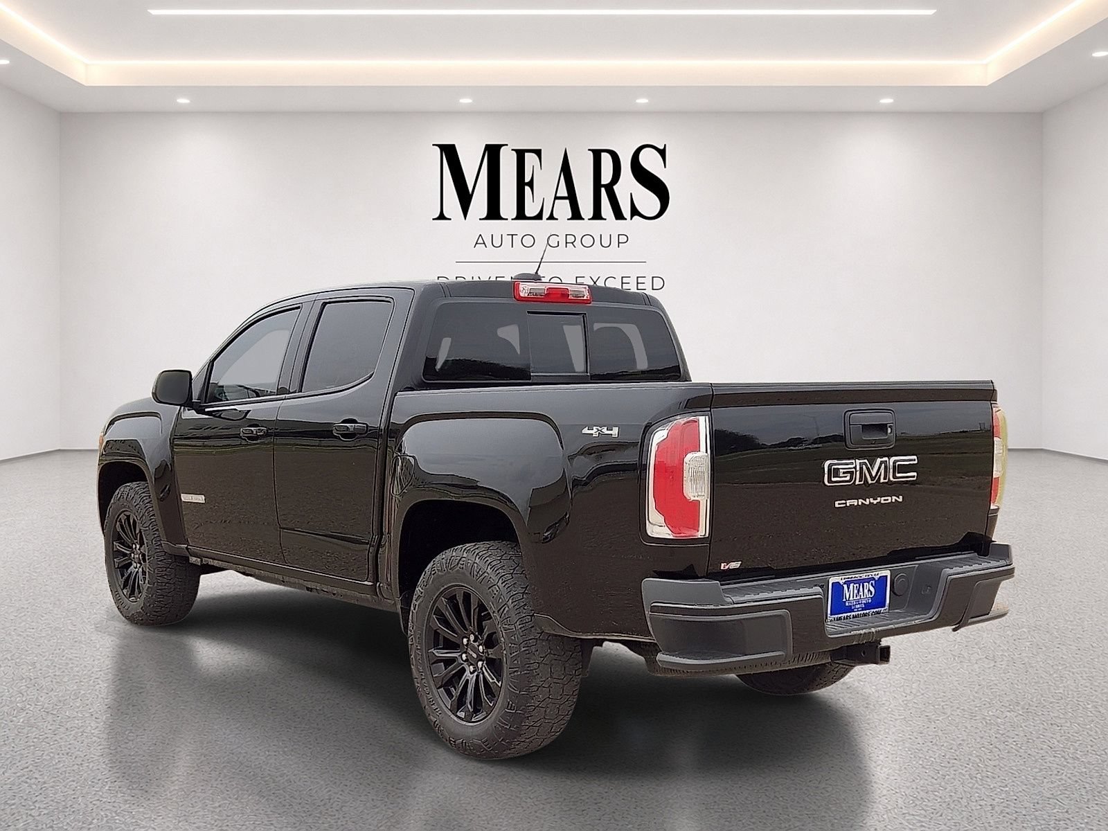 Used 2022 GMC Canyon Elevation w/ Elevation Premium Package AWD/4WD image 3