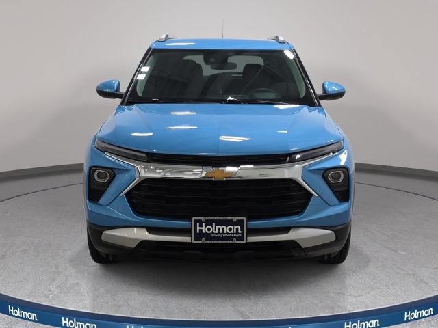 Used 2025 Chevrolet TrailBlazer LT AWD/4WD image 3