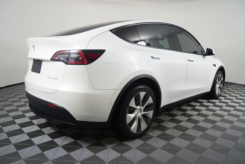Used 2021 Tesla Model Y Long Range image 3