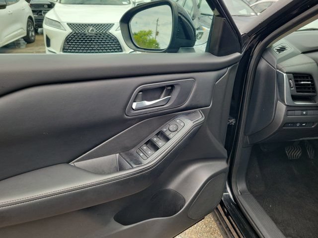 Certified 2024 Nissan Rogue SV AWD/4WD image 17