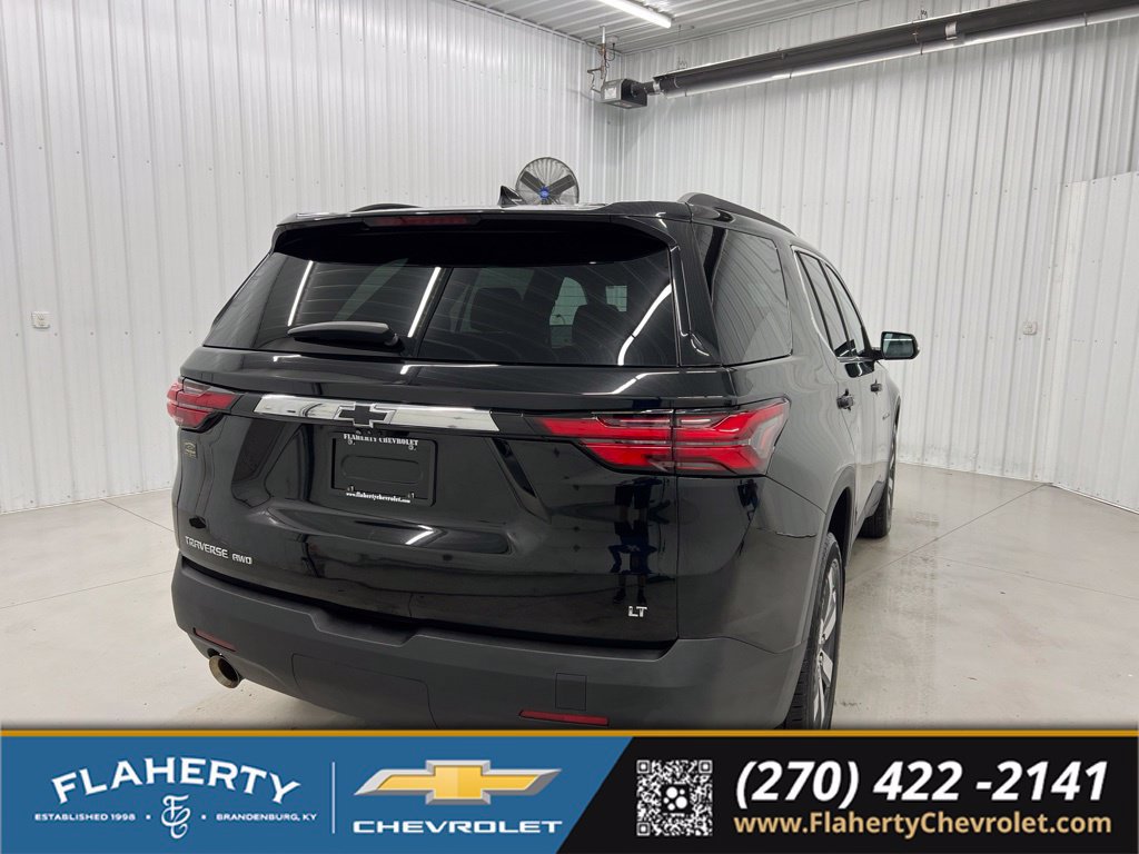 Used 2023 Chevrolet Traverse LT w/ LT Premium Package AWD/4WD image 3