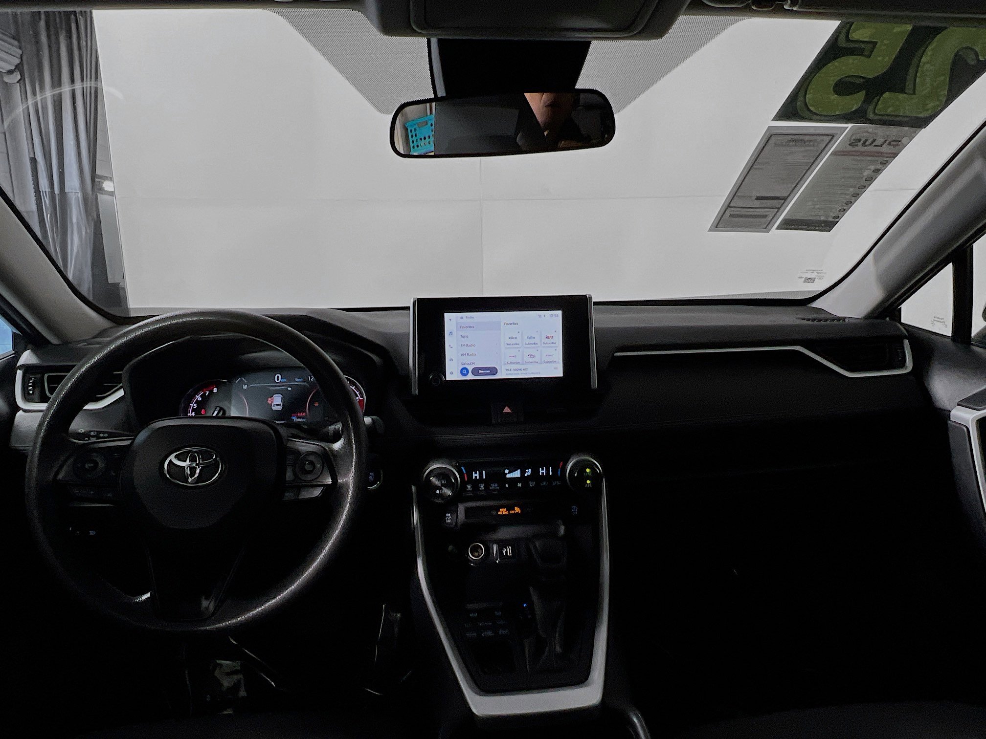 Used 2025 Toyota RAV4 XLE image 30