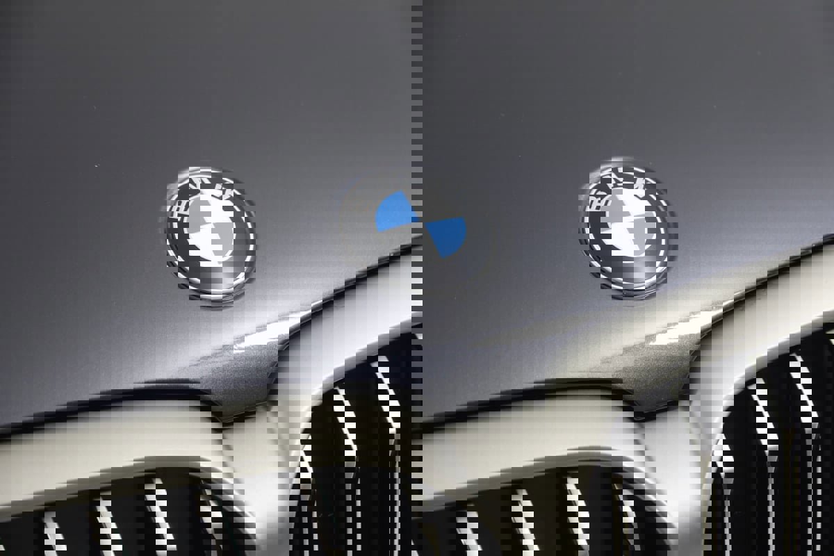 Used 2023 BMW M550i xDrive image 19