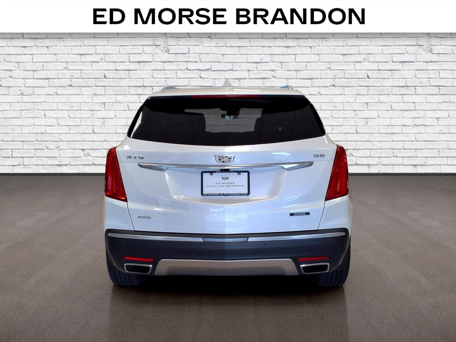 Used 2018 Cadillac XT5 Platinum w/ Driver Assist Package AWD/4WD image 4