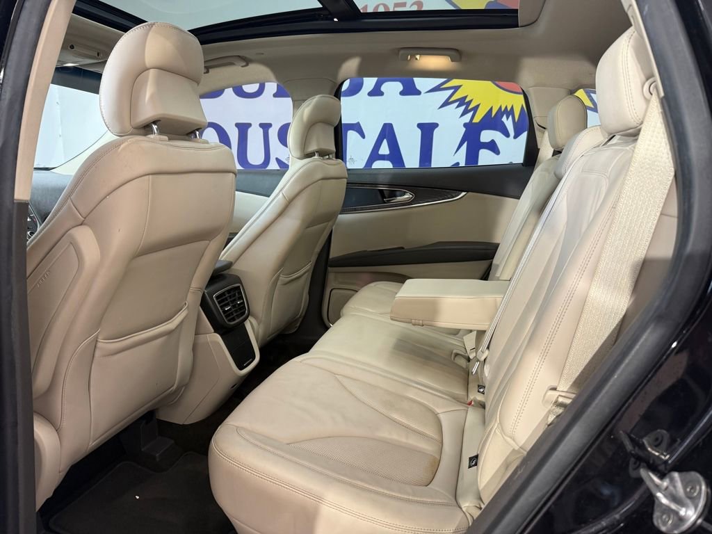 Used 2019 Lincoln Nautilus Select image 15